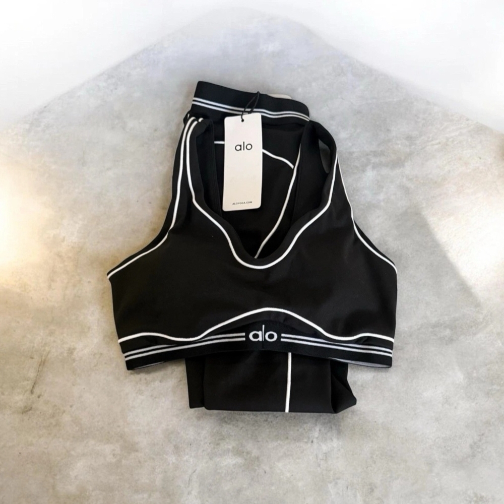Alo Black Seam-Detail Sports Bra & Legging Set - Picture 3 of 3